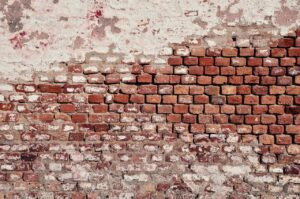 Jak wykorzystać starą cegłę? Cegła rozbiórkowa – płytki ze starej cegły