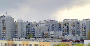 Instalacje sanitarno-techniczne: Jak zaplanować i zainstalować efektywne i funkcjonalne instalacje sanitarno-techniczne, takie jak baterie, kabiny prysznicowe, wanny i toalety.